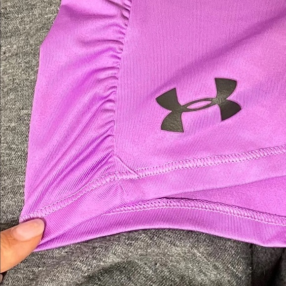 Girl’s Under Armour Spandex - Picture 2 of 3